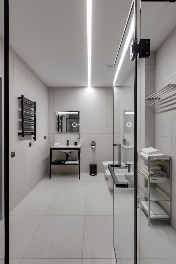 Club Hotel