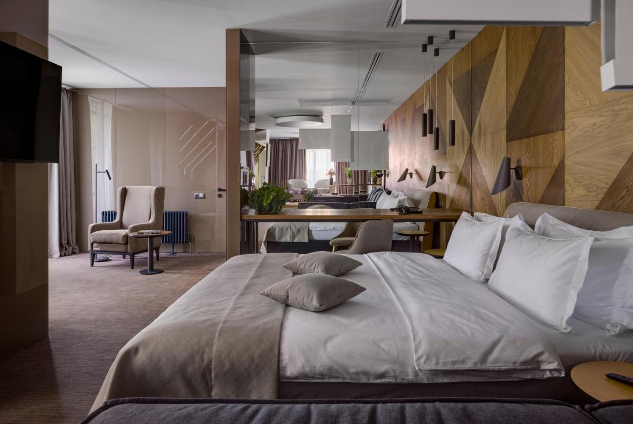 Club Hotel 4*
