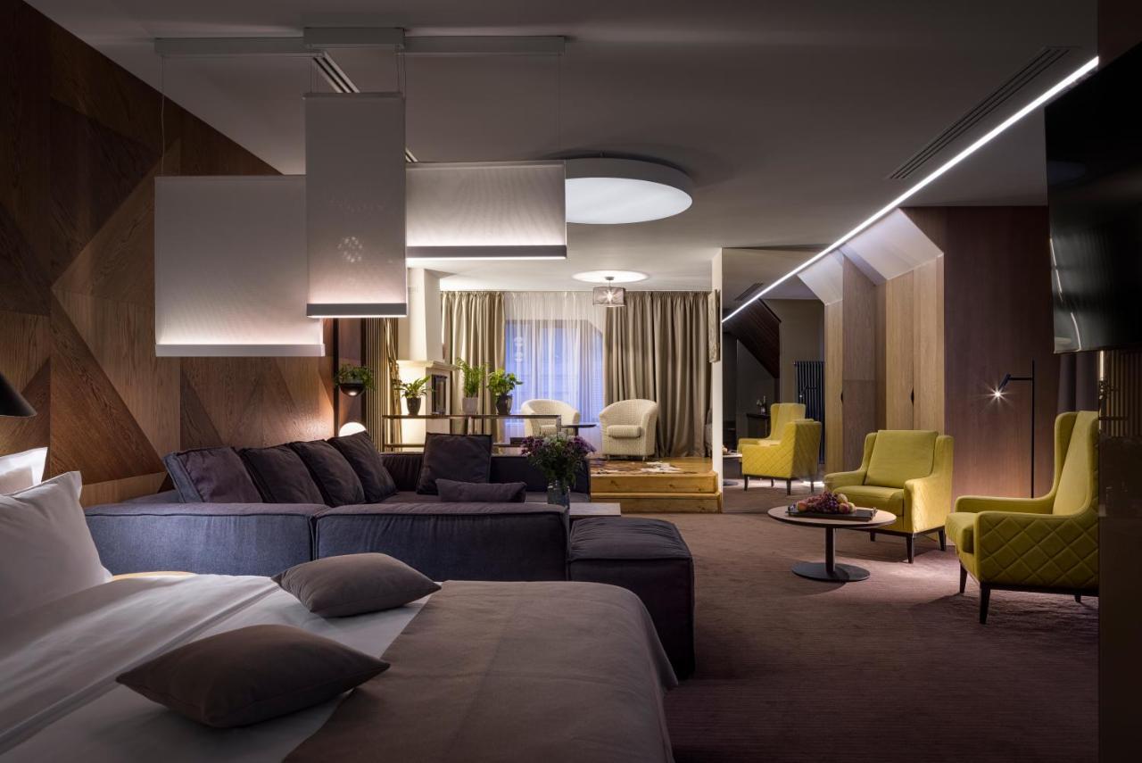 Club 4*